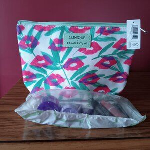 *Price Drop* New Clinique Cosmetic Bag with 6 small items.